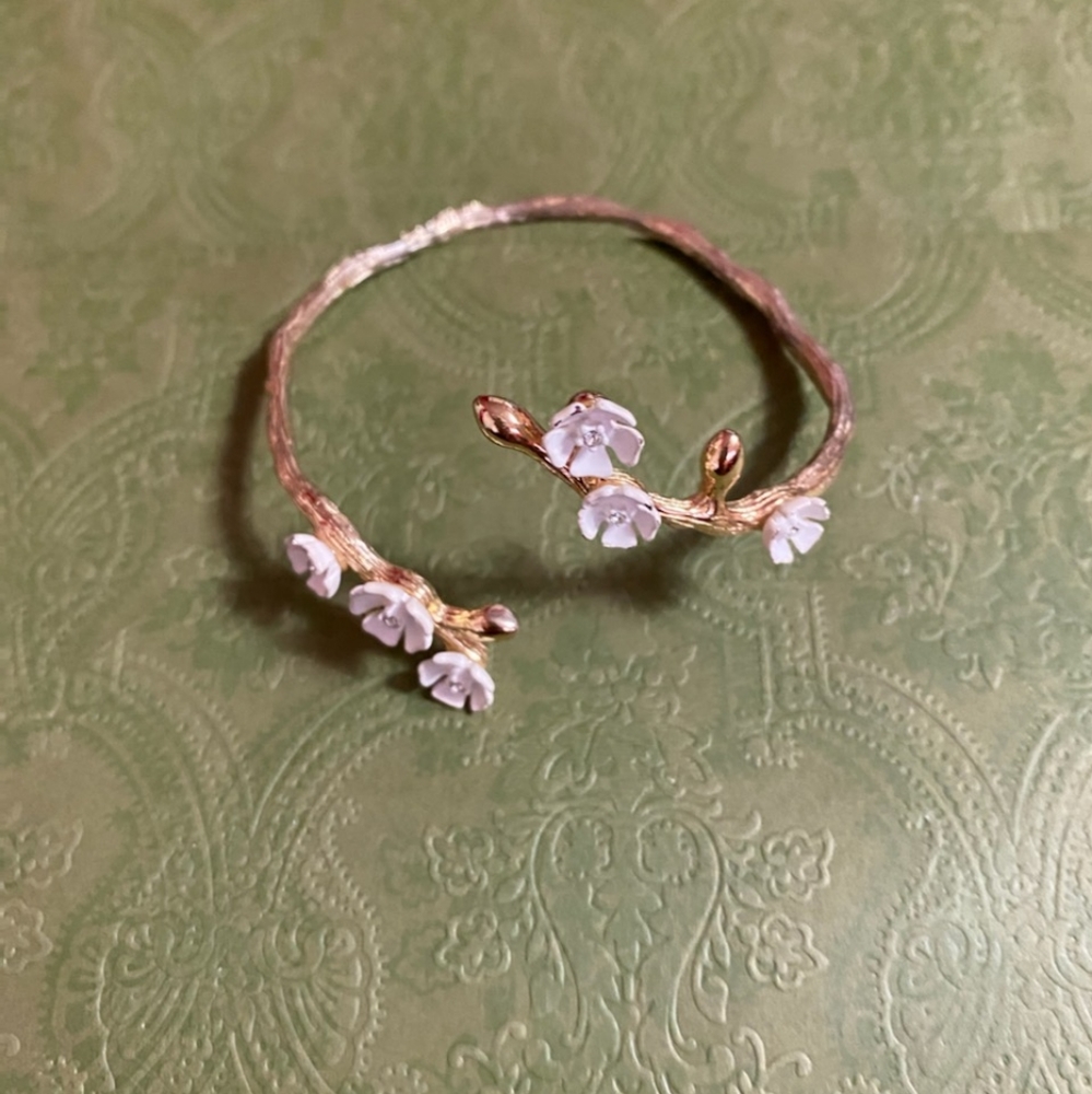 Flower bracelet